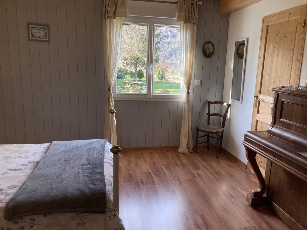 chambre_d'hotes_lo_saunei_valle_oddau_chambre_la_moderne_4